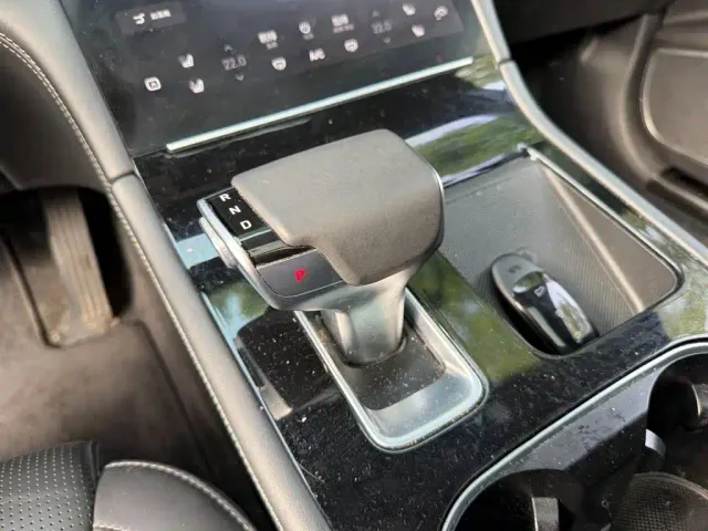Li Auto ONE — Фото автомобиля 9