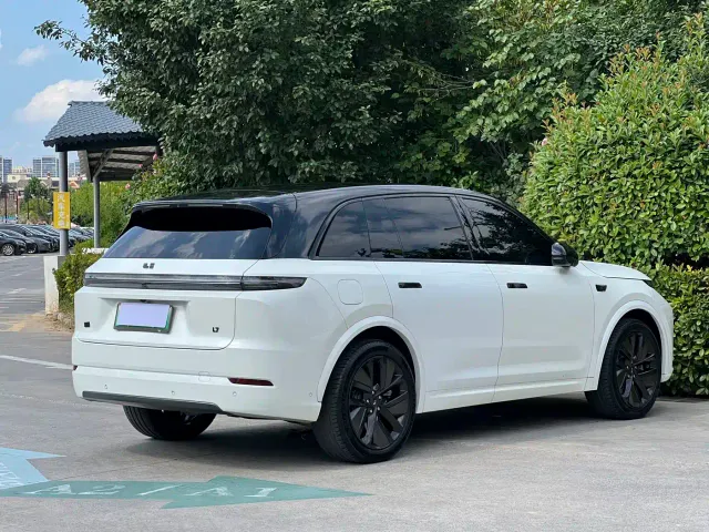 Li Auto L7 — Фото автомобиля 23