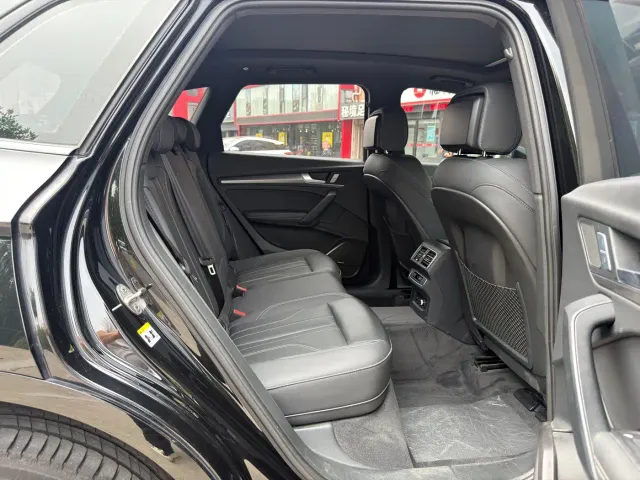 Audi Q5L — Фото автомобиля 11
