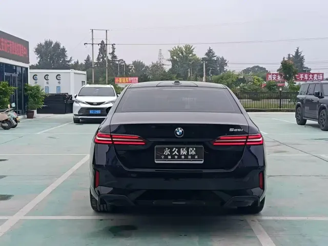 BMW 5 Series — Фото автомобиля 23