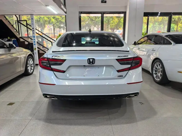 Honda Accord — Фото автомобиля 5