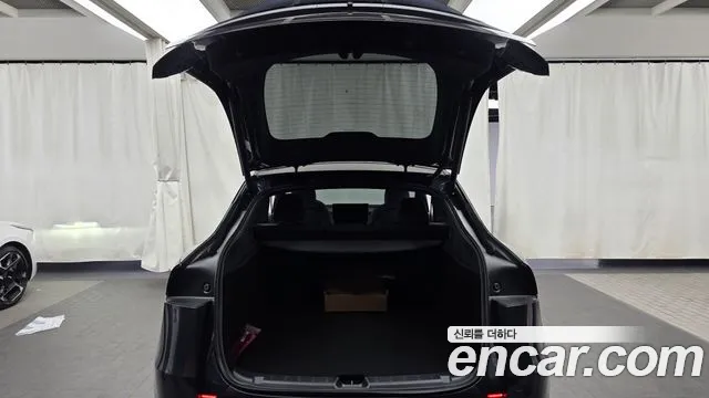 Tesla Model Y — Фото автомобиля 26