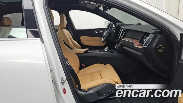 Volvo XC60 2nd Gen — Фото автомобиля 16