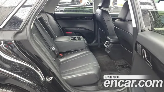 Hyundai Grandeur Grandeur (GN7) 2.5 Бензин 2WD — Фото автомобиля 11