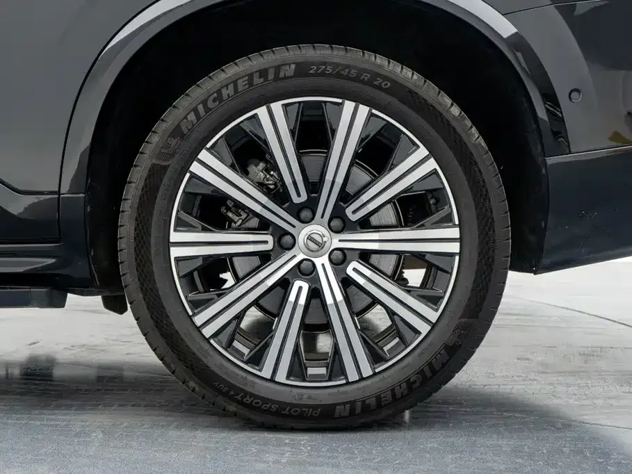 Volvo Volvo XC90 Plug-in Hybrid 2022 E-Drive Hybrid T8 Smart Premium Luxury 7-Seater — Фото автомобиля 30