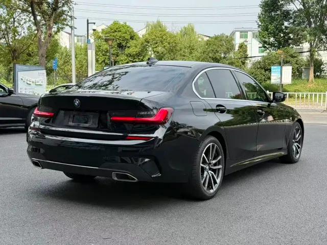 BMW 3 Series — Фото автомобиля 4