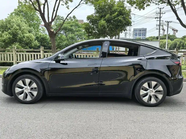 Tesla Model Y 2022 Long Range AWD — Фото автомобиля 20