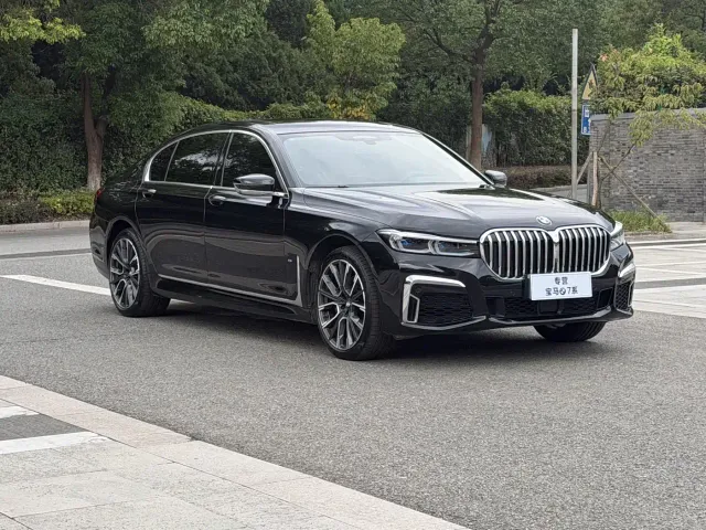 BMW 7 Series — Фото автомобиля 3