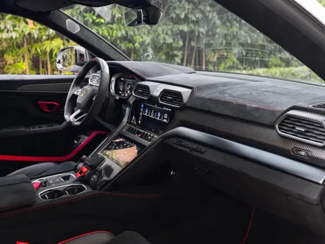 Lamborghini Urus — Фото автомобиля 27
