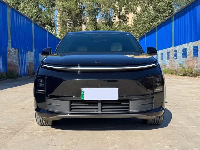 Li Auto L6 — Фото автомобиля 2