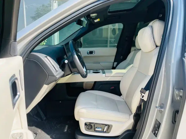 Li Auto L8 — Фото автомобиля 7