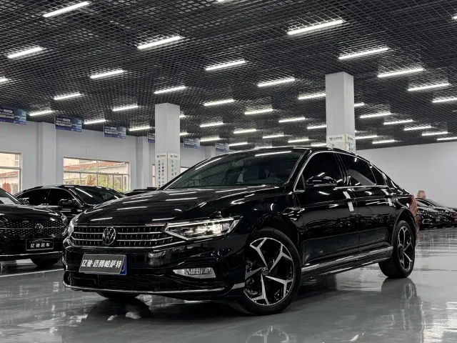 Фотография автомобиля — Volkswagen Magotan