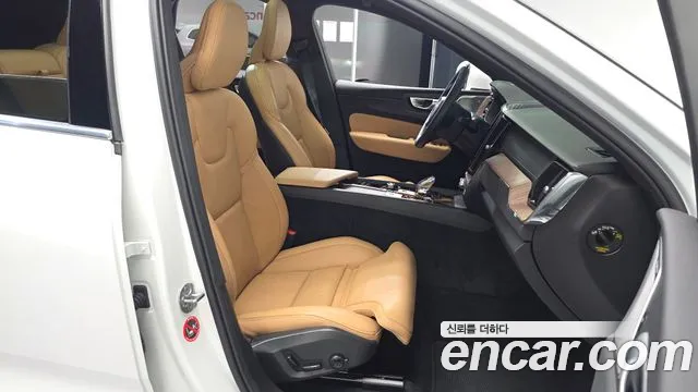 Volvo XC60 2nd Gen — Фото автомобиля 16