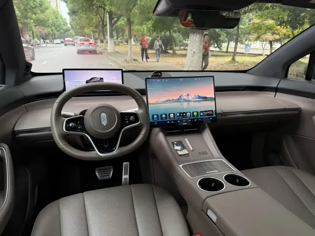 Zhijie Luxeed R7 2026 Range Extender Max — Фото автомобиля 15