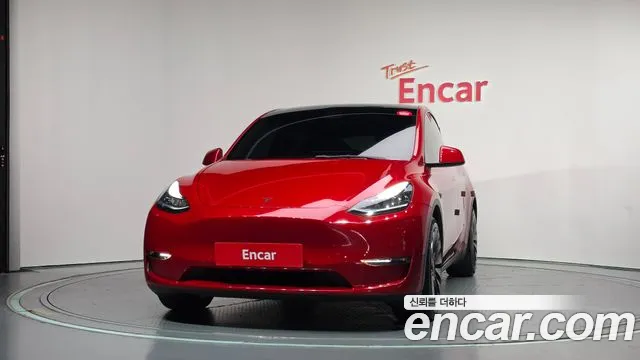 Tesla Model Y — Фото автомобиля 3