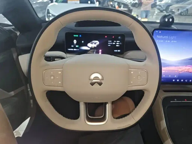 Nio ET5 Touring — Фото автомобиля 10
