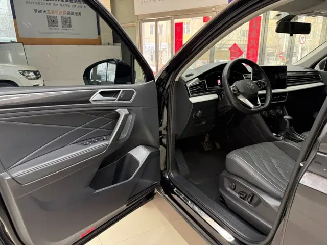 Volkswagen Tiguan L — Фото автомобиля 8