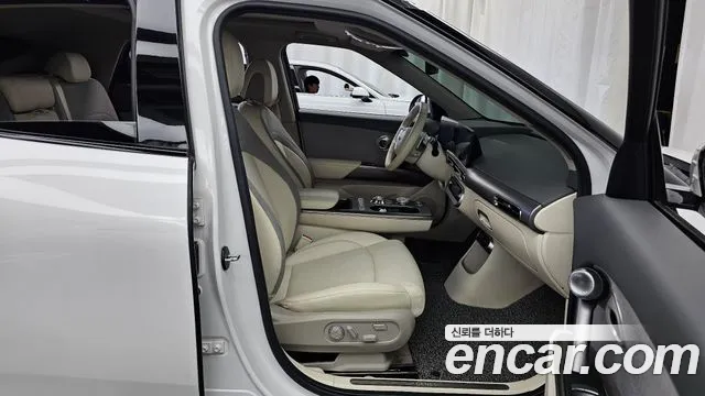 Genesis GV60 — Фото автомобиля 16
