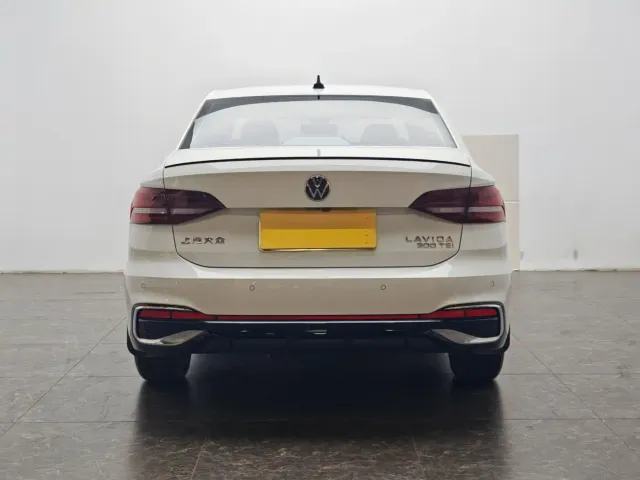 Volkswagen Lavida — Фото автомобиля 6