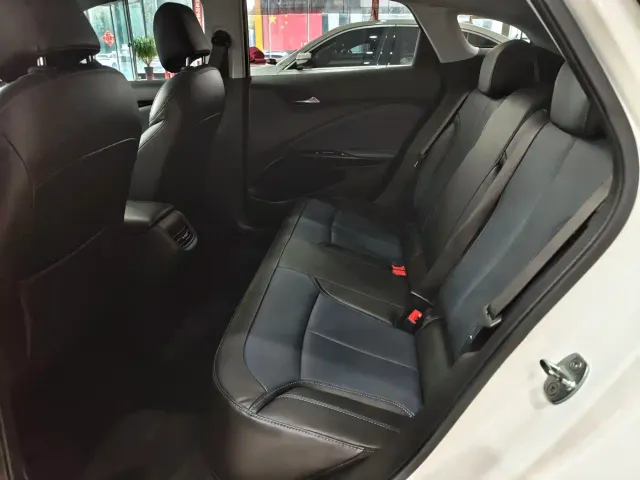 Buick Velite 6 — Фото автомобиля 11