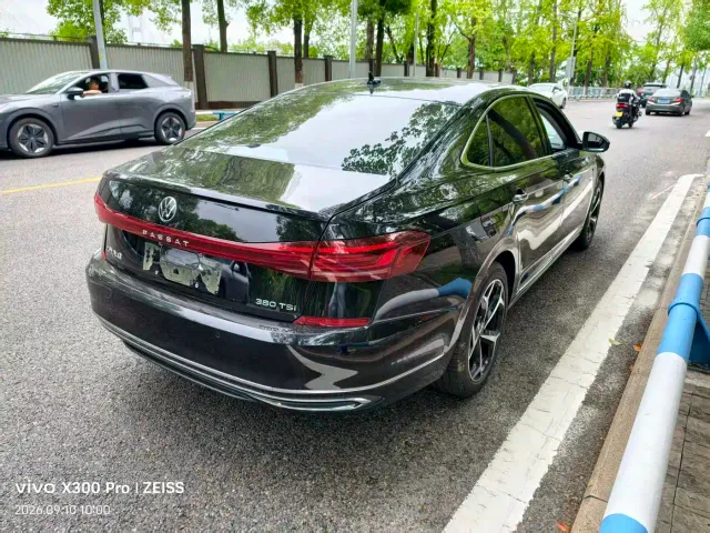 Volkswagen Passat — Фото автомобиля 9