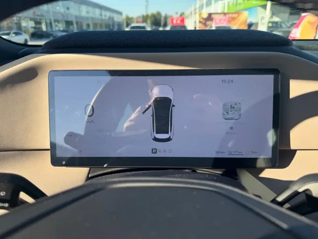 Volvo XC70 Plug-in Hybrid — Фото автомобиля 7