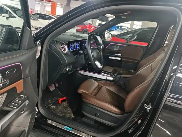 Mercedes-Benz EQB — Фото автомобиля 15