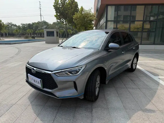 BYD e2 — Фото автомобиля 2