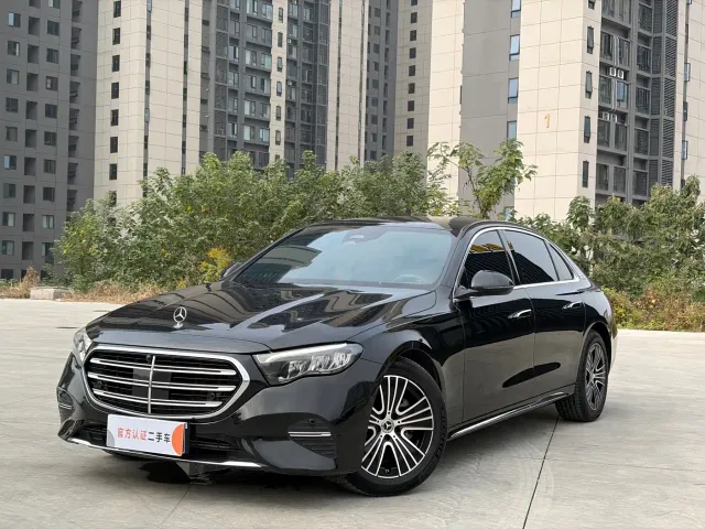Фотография автомобиля — Mercedes-Benz E-Class