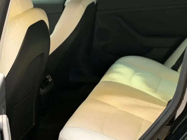 Tesla Model 3 — Фото автомобиля 9