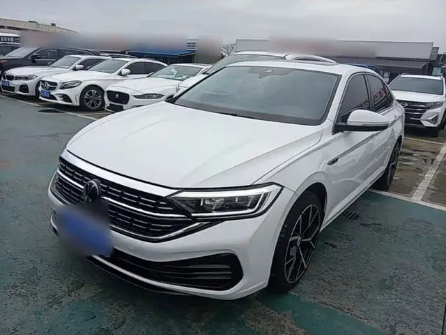 Фотография автомобиля — Volkswagen Sagitar