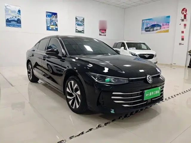 Volkswagen Passat — Фото автомобиля 3