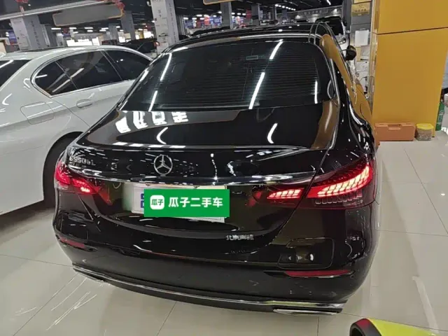 Mercedes-Benz E-Class — Фото автомобиля 5