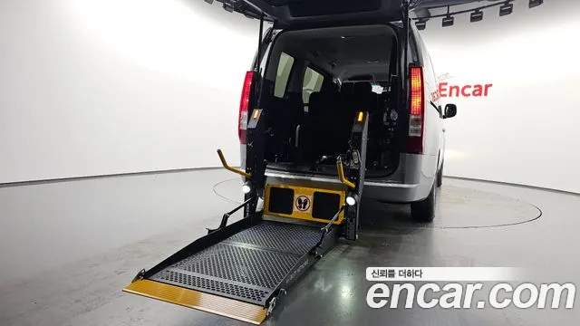 Hyundai Staria Staria 4WD Подъёмник для коляски/Slope — Фото автомобиля 19