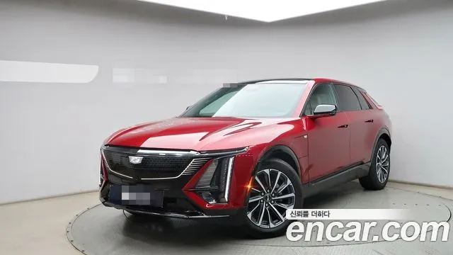 Фотография автомобиля — Cadillac Lyriq
