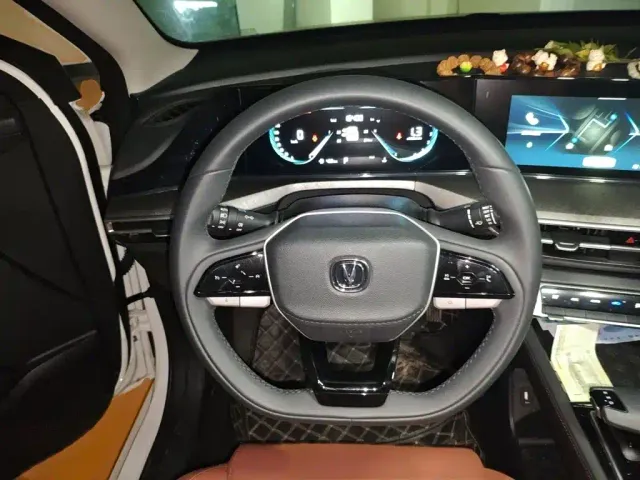 Changan Eado — Фото автомобиля 2