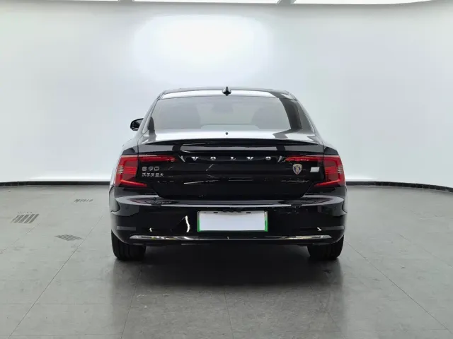 Volvo S90 — Фото автомобиля 5