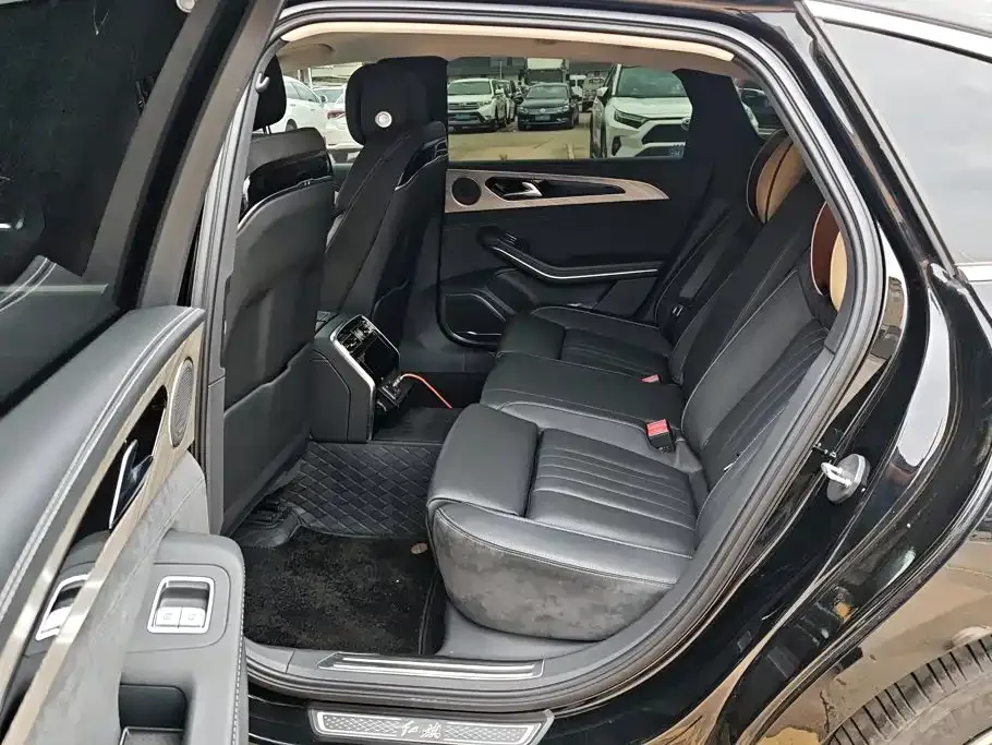 Hongqi Hongqi H9 2023 2.0T Smart Connectivity Flagship Edition — Фото автомобиля 11