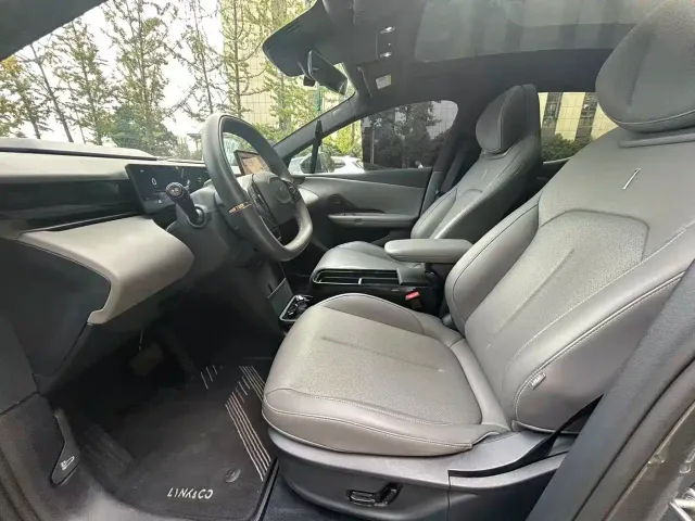 Lynk & Co Z20 — Фото автомобиля 9