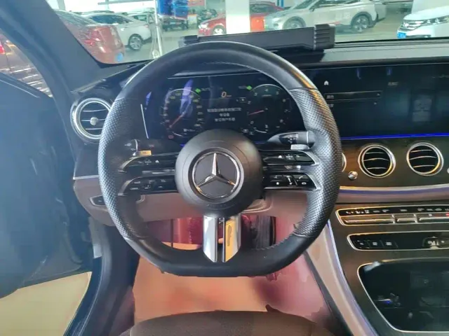 Mercedes-Benz E-Class — Фото автомобиля 10