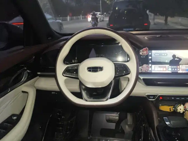 Geely Xingyue L — Фото автомобиля 15
