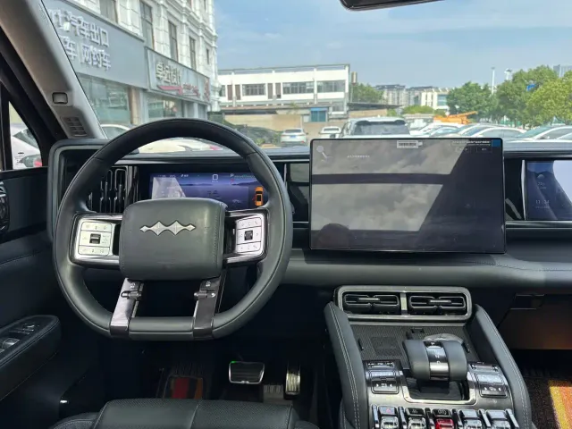 BYD FangChengBao Leopard 5 — Фото автомобиля 15