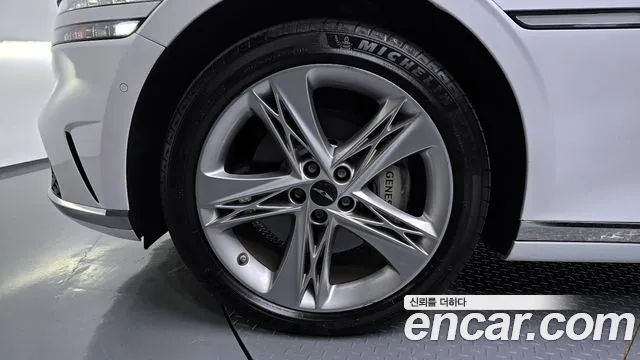 Genesis G90 Бензин 3.5 турбо AWD — Фото автомобиля 5