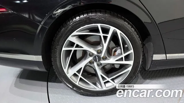 Genesis G90 Бензин 3.5 турбо AWD — Фото автомобиля 4