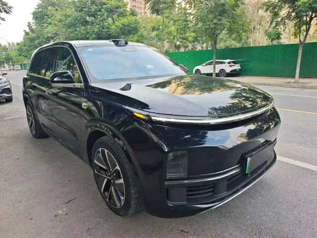 Li Auto L9 — Фото автомобиля 3
