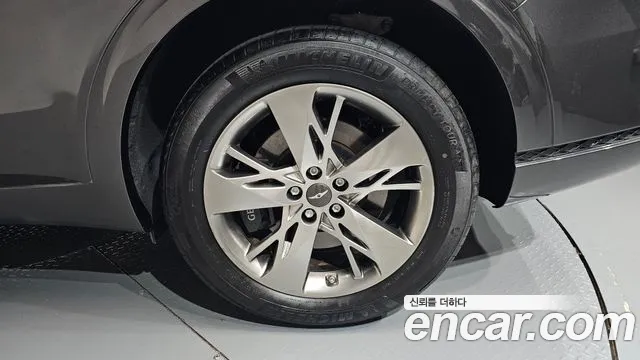 Genesis GV70 — Фото автомобиля 6