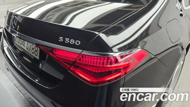Mercedes-Benz S-Class — Фото автомобиля 20