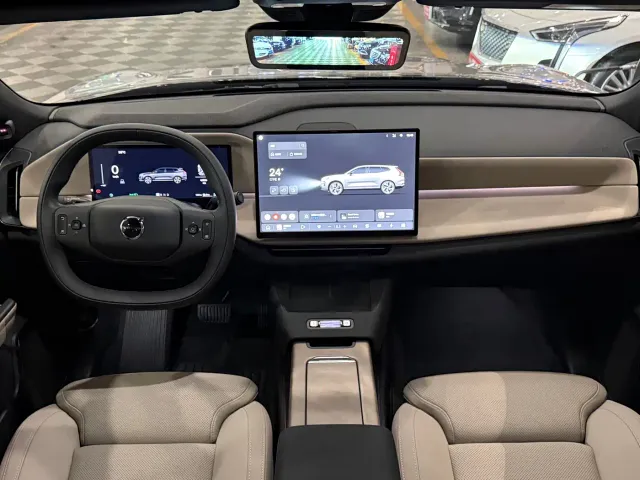 Volvo XC70 Plug-in Hybrid — Фото автомобиля 9