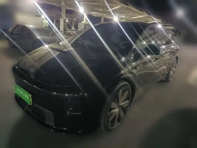 Фотография автомобиля — Li Auto i6