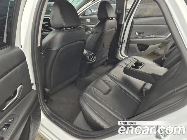 Hyundai AVANTE Avante (CN7) — Фото автомобиля 11
